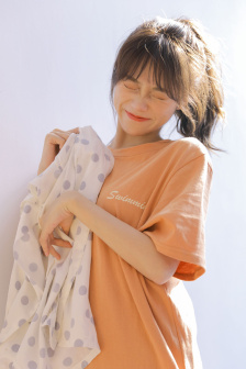 诱人的年轻女教师hd高清